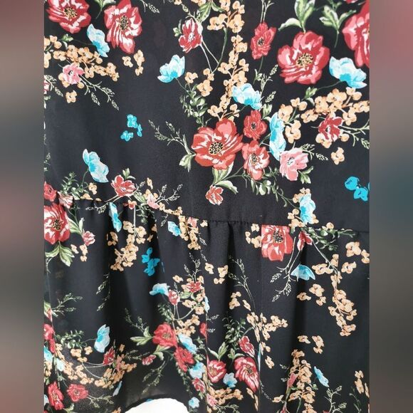 2/$40 Pleione peplum blouse size M - Picture 6 of 6